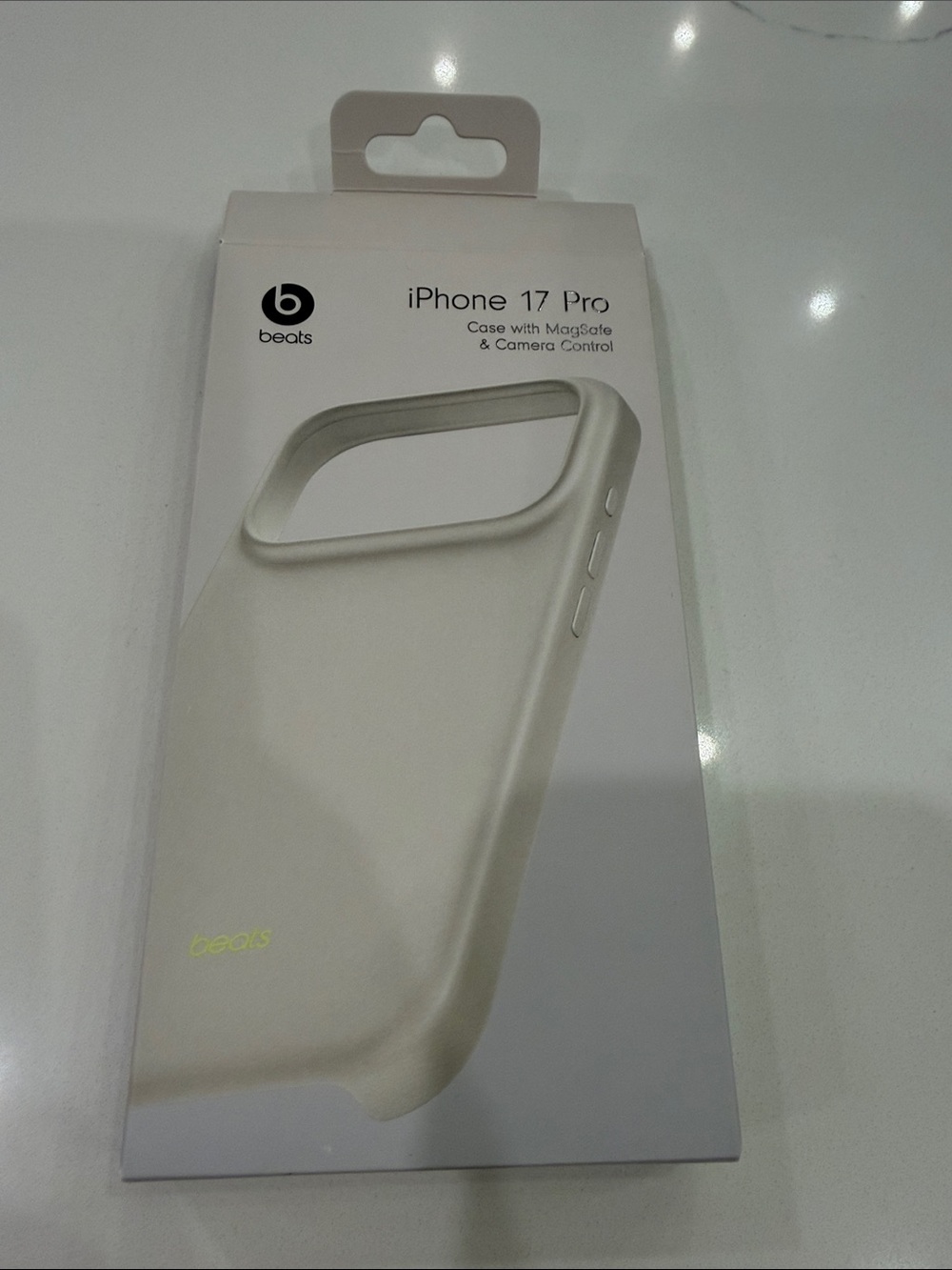 Beats iPhone 17 Pro Protective Case with MagSafe – stone